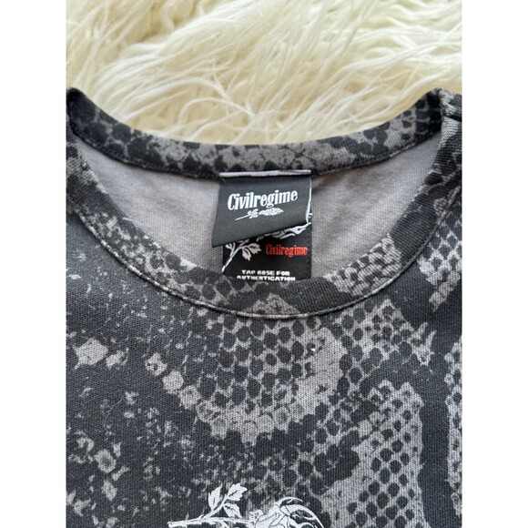 Civil Regime Boa Bliss Baby Tee Tonal Black Rhinestone
Size Medium - Picture 5 of 9